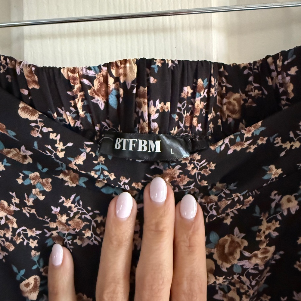 Black Maxi Skirt with Peach Floral Pattern - Picture 4 of 4